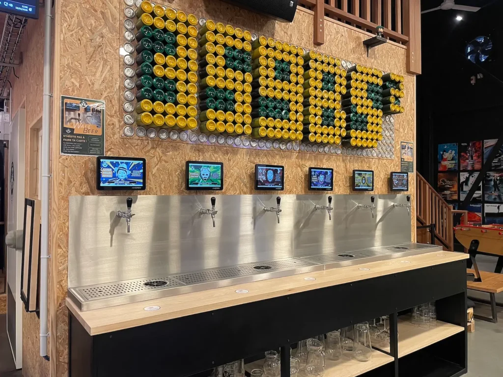 Le Wallbeer où vous pouvez vous servir vous-même, tester et découvrir votre bière préférée
